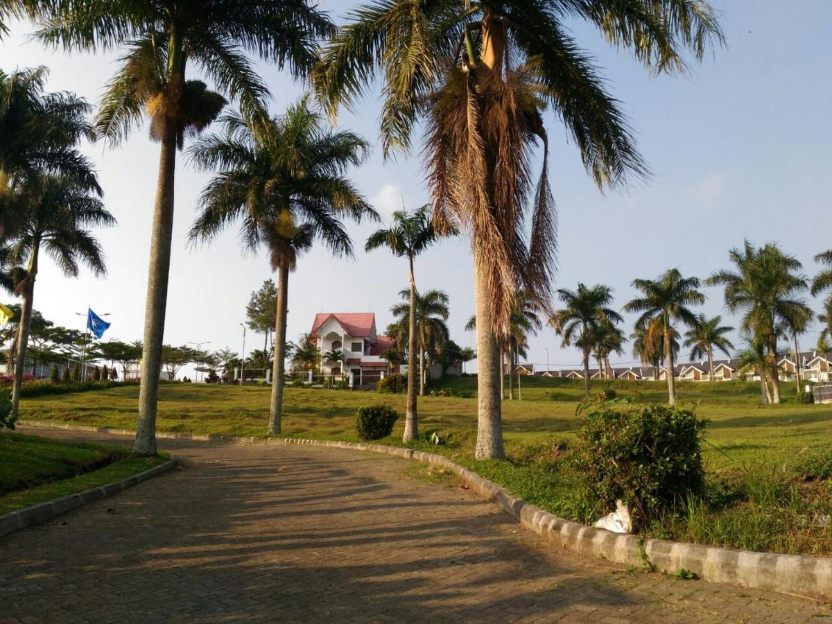 Villa Malang Puncak Buring Exterior photo