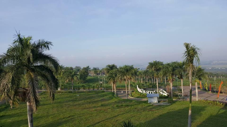 Villa Malang Puncak Buring Exterior photo